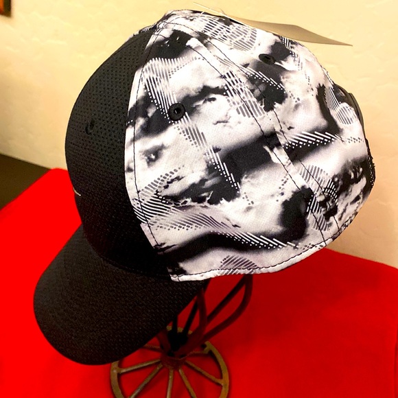 🆕 ONLY ONE! Nike Child SnapBack Cap - Picture 8 of 14